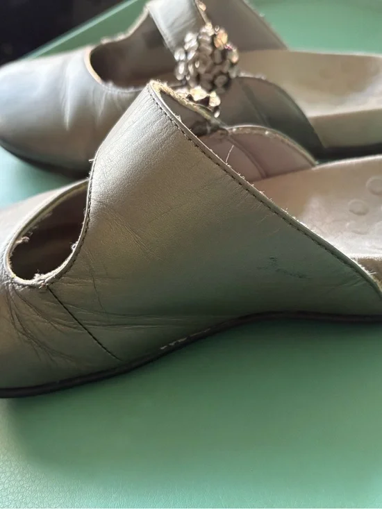 Vionic Women's Metallic gray Mary Jane Clogs / Mules with Jewel Buckle. Slip on - Picture 3 of 4